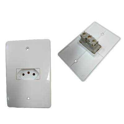 Tomada Emb 2 P + T 10 A Equille Branco 14237021*