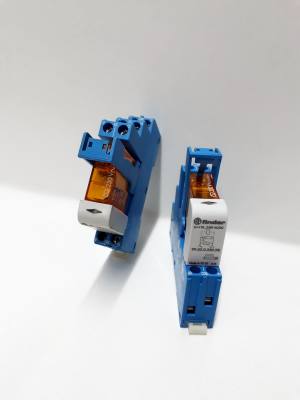 Interface 2 Reversiveis, 8 A 230 VAC (Sensivel) 485282300060 *