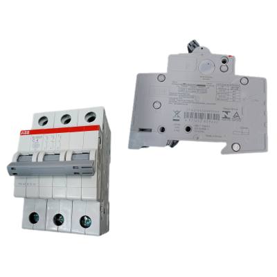 Disjuntor 3 x ...4 A .3 kA (Abb) SH203 T- C4/ SJ203 T- C4*